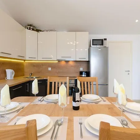 Apartment In 14226 *