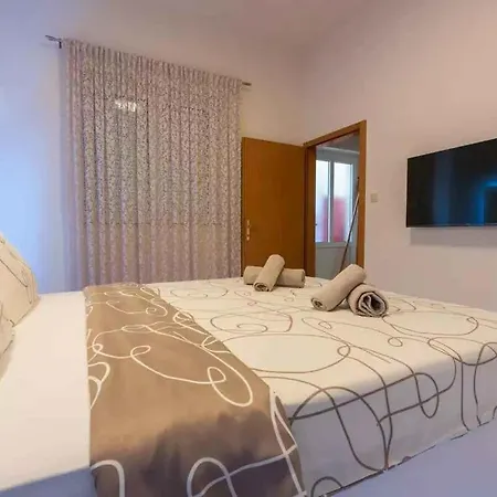 In 14226 Apartment *