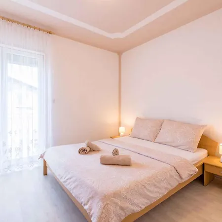 Apartment In 14226 *
